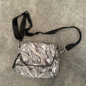 Lululemon festival bag